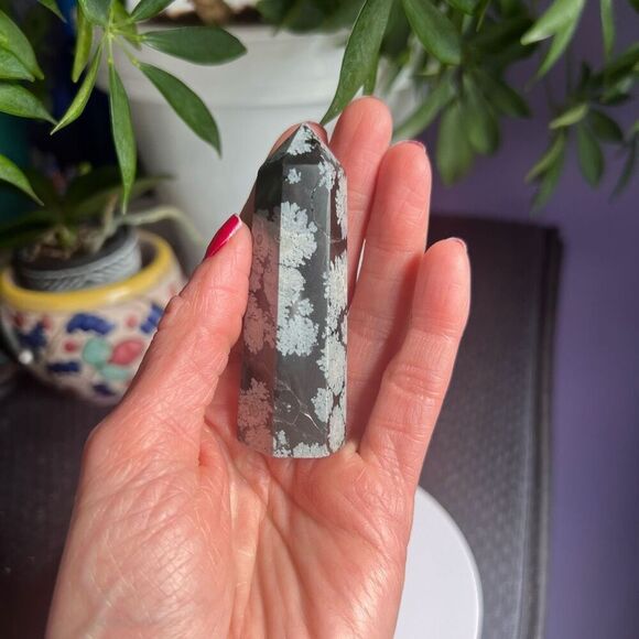 Snowflake Obsidian Crystal Tower (#6) - Picture 2 of 9